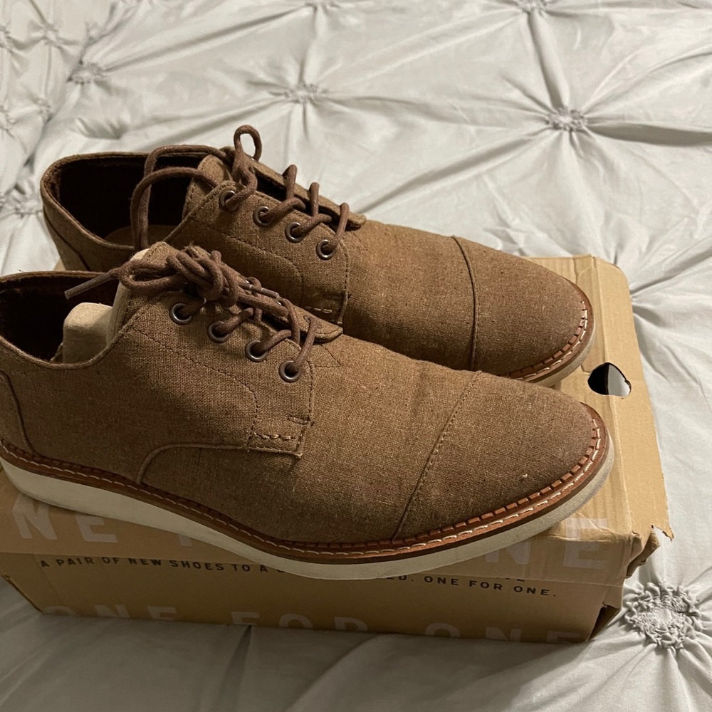 Brown Toms Men shoes like new